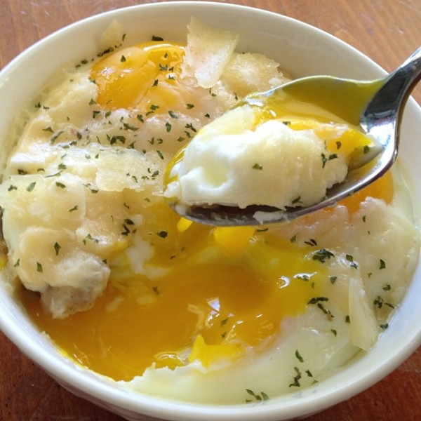 How to make eggs en cocotte with parmesan and chicken sausage by Bits of Beauty